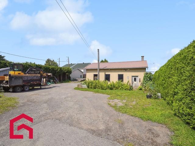 765 Ch. du Bord-de-l'Eau — photo 3
