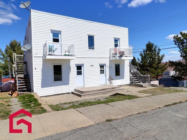 430 10e Avenue — photo 1
