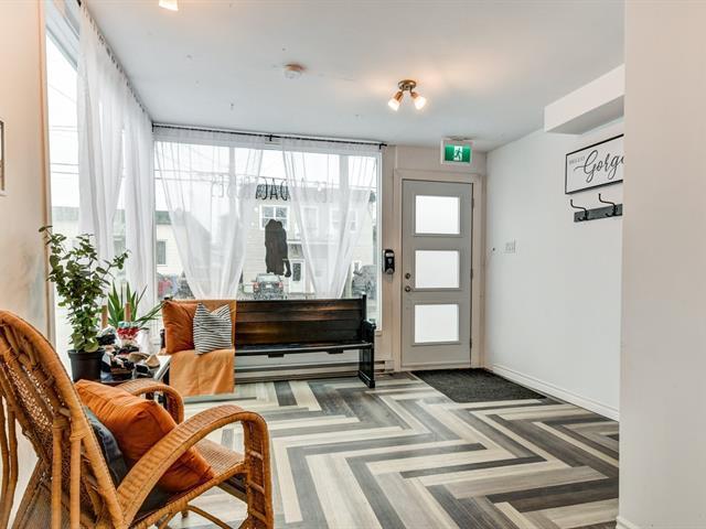 778A 778B Rue Labelle — photo 2
