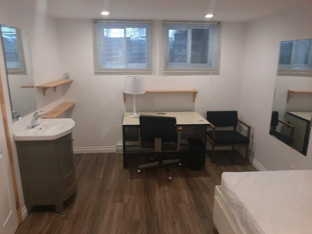 1054 Rue de Grenoble — photo 1