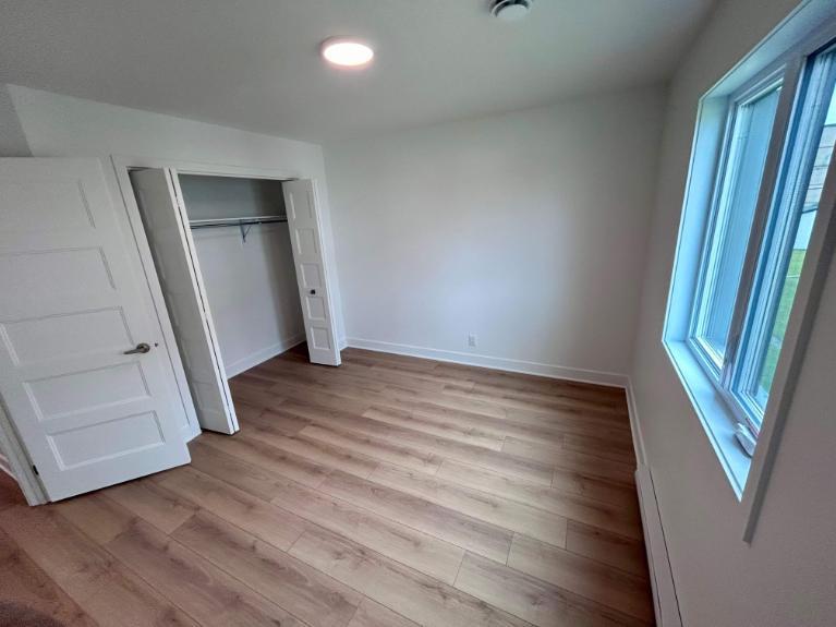 3 CH - 1 SDB - Granby - $1,625 /mo 4