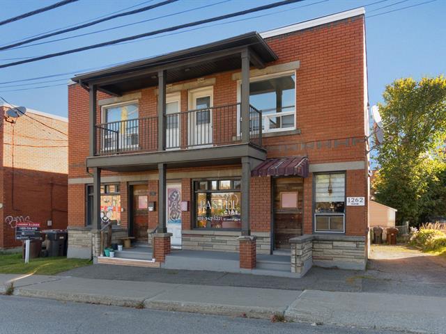 1258 1262 Rue Belvédère S. — photo 1