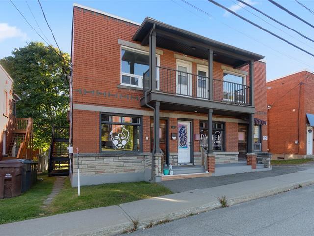 1258 1262 Rue Belvédère S. — photo 2