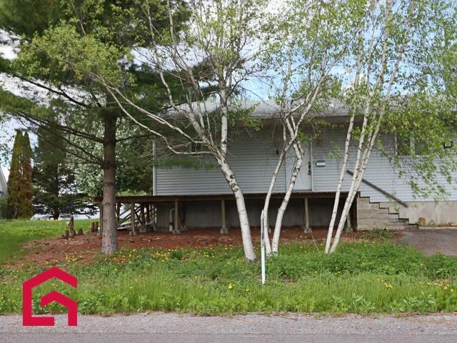 37 57e Avenue — photo 3