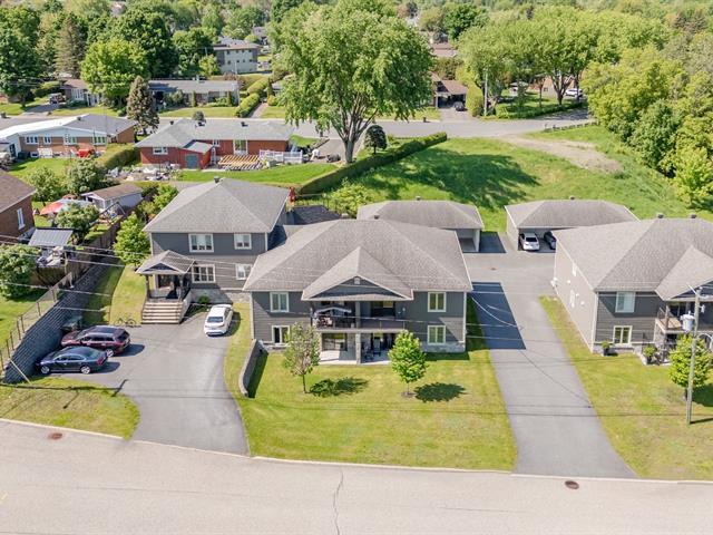 184 Av. Ste-Croix — photo 1