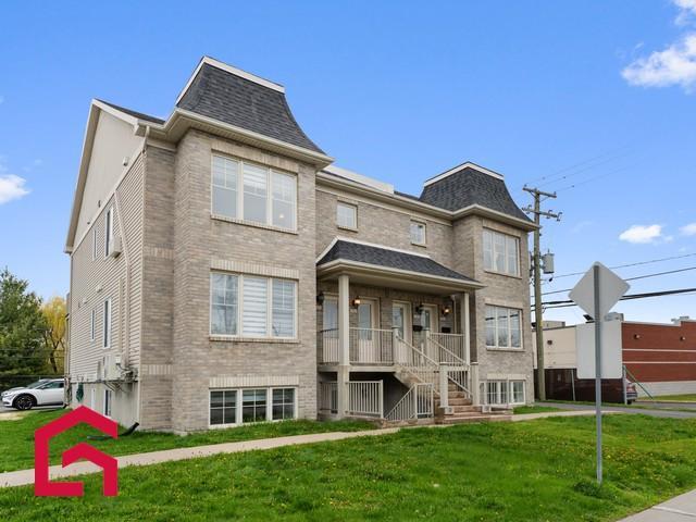 393 Av. Crépeau — photo 2