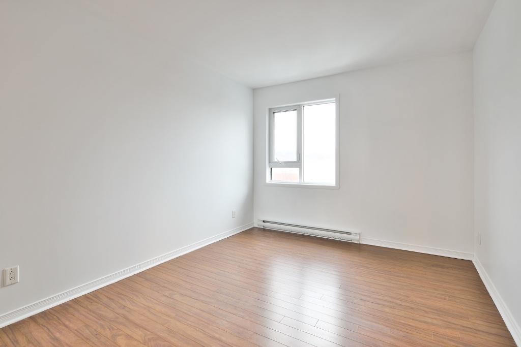 5 1/2 SAINT-BASILE-LE-GRAND adjacent SAINT-BRUNO-DE-MONTARVILLE 4