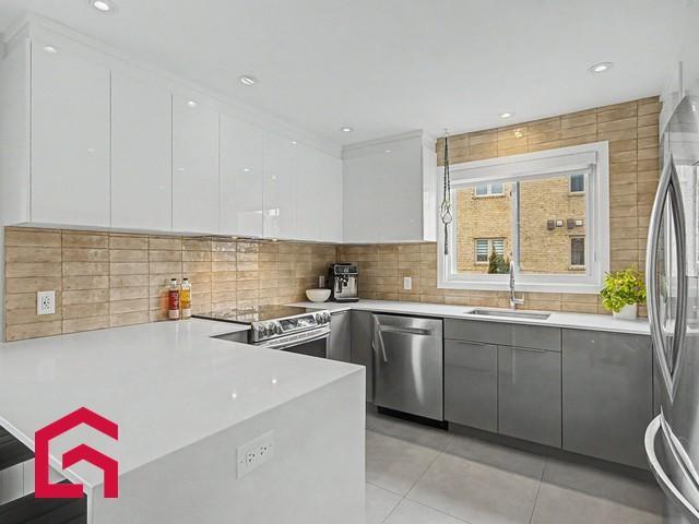 680Z 684Z Rue Mondor — photo 2