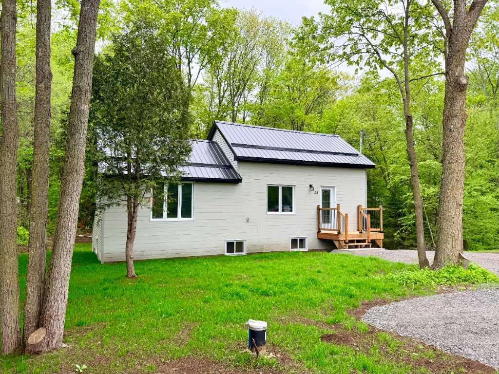 24 Québec 341, Saint-Roch-de-l'Achigan, QC, Canada — photo 1