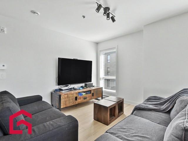 720, App. 202 — photo 3