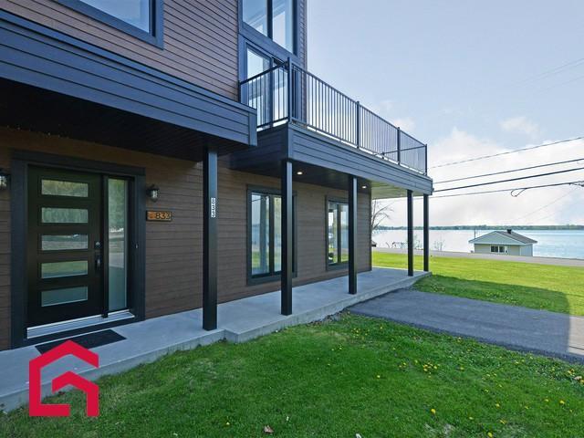 833 833A Rue Raymond — photo 2