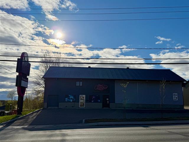 1400 Av. du Pont S. — photo 2