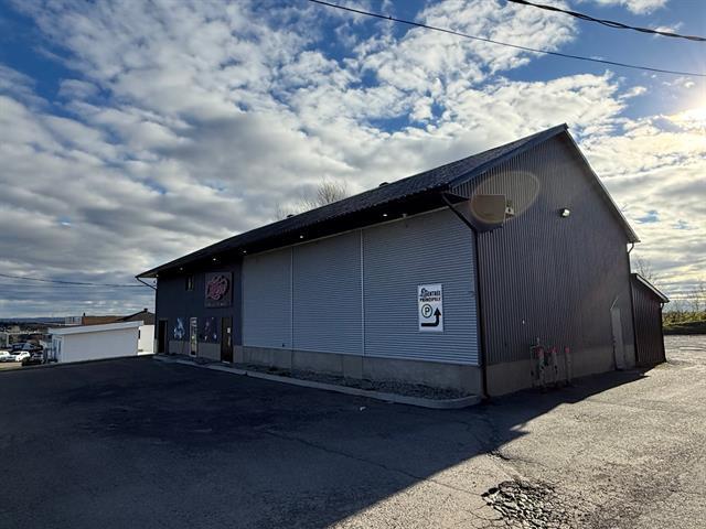 1400 Av. du Pont S. — photo 3