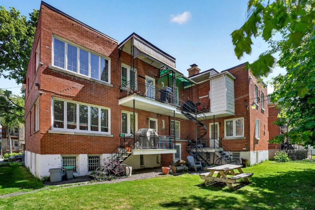 10660 Rue Waverly, Montréal, QC, Canada — photo 3