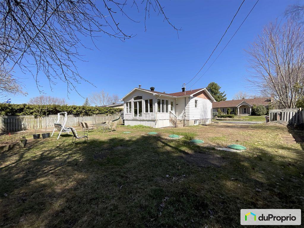 144 Rue Desranleau, Contrecoeur, QC, Canada — photo 2