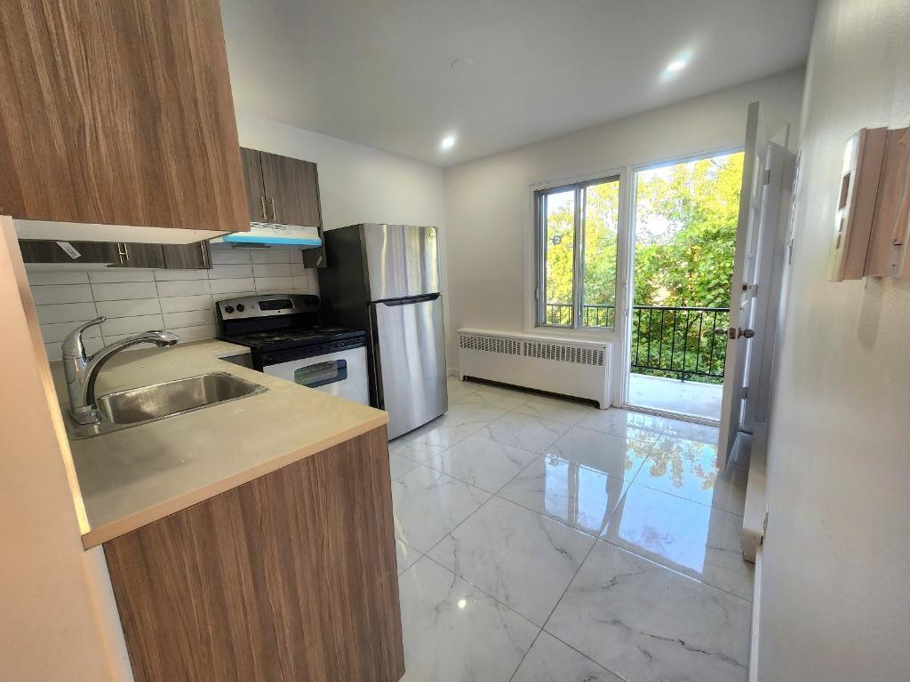 6220 Rue Hamilton — photo 1