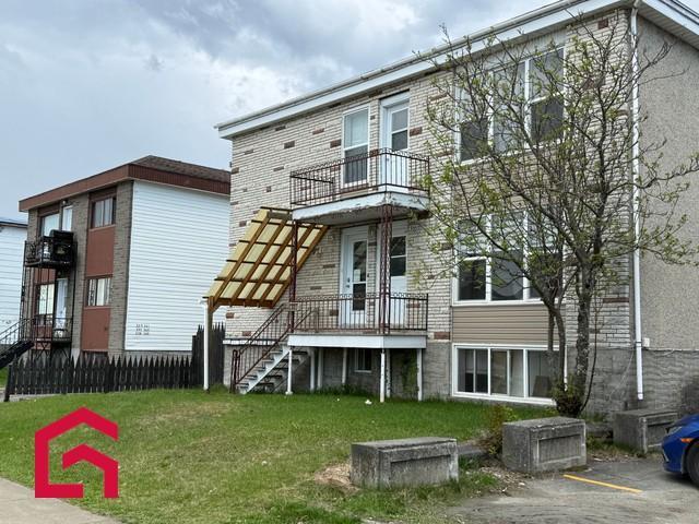 351 355 3e Avenue — photo 2