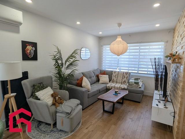 13 Av. Stirling — photo 1