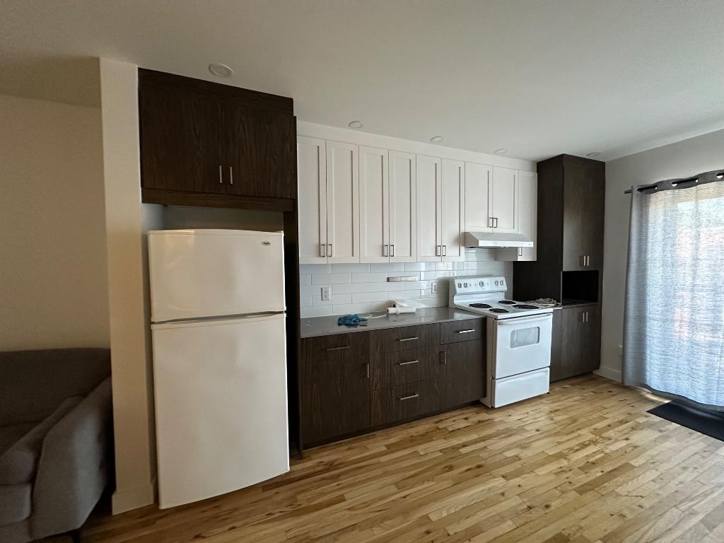 5621 B 14e Avenue — photo 1