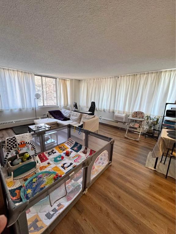4866 Ch De La Côte-Des-Neiges — photo 1