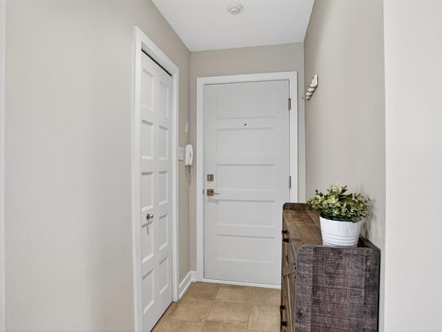 745, App. 303 — photo 2