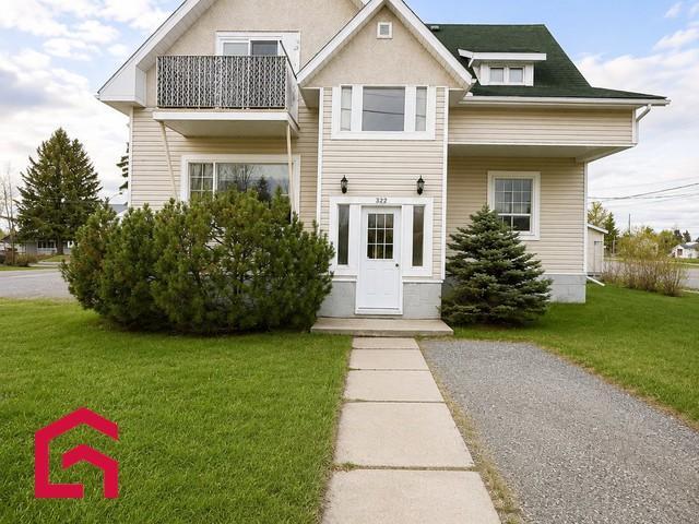 322 10e Avenue E. — photo 1