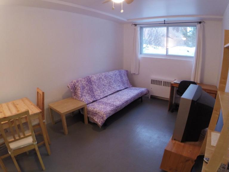 3 1/2 - Montréal (Côte-des-Neiges) - 1 200 $/mois — photo 2