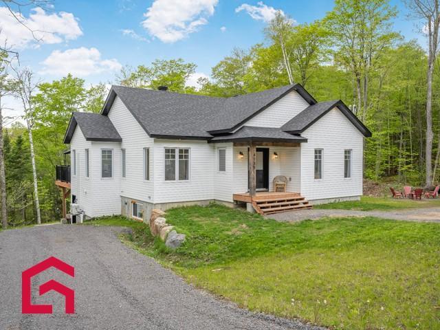 4135Z 4137Z Rue du Faîte — photo 1