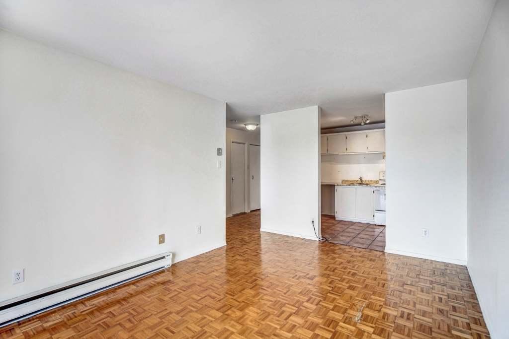 *BAISSE DE PRIX * + 1000$ de rabais sur le 1er mois !🏡 3 ½ entièrement rafraîchi – Secteur paisible Ouest-de-l’Île, près de l'eau 4