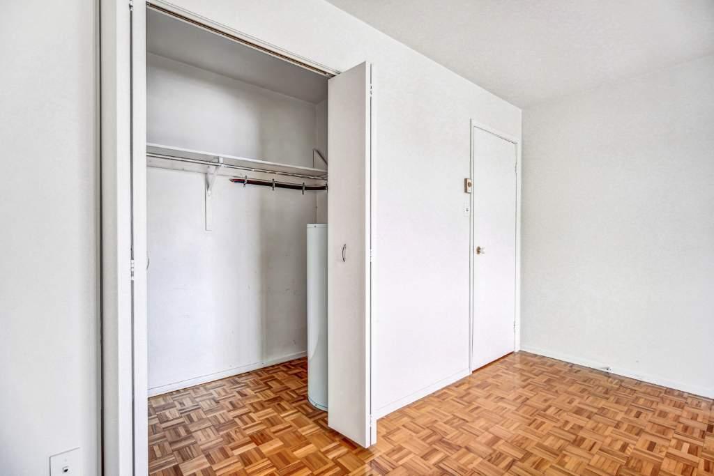 *BAISSE DE PRIX * + 1000$ de rabais sur le 1er mois !🏡 3 ½ entièrement rafraîchi – Secteur paisible Ouest-de-l’Île, près de l'eau 5