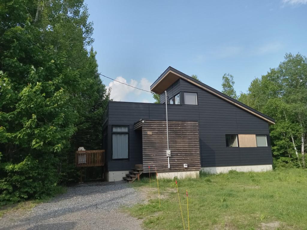 1703 Chemin du Lac Amico, Sainte-Lucie-des-Laurentides, QC, Canada — photo 1