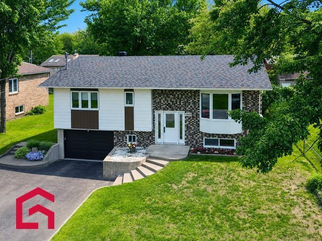 1414 Rue Poirier — photo 1