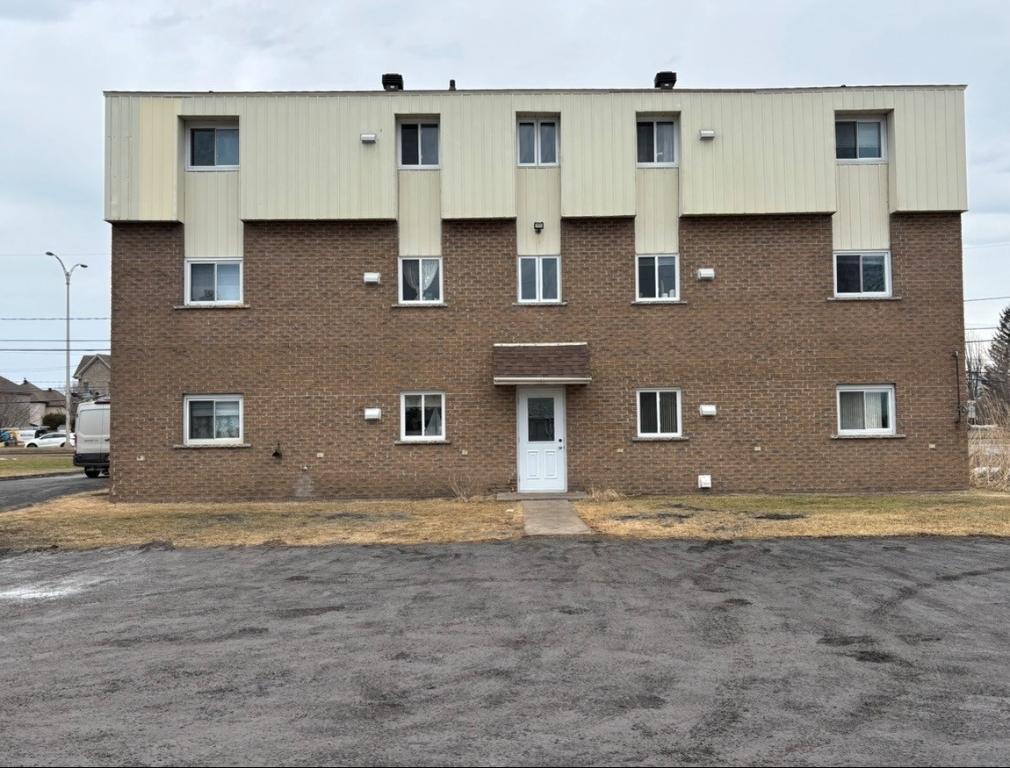 500 Boulevard Saint-Luc — photo 2