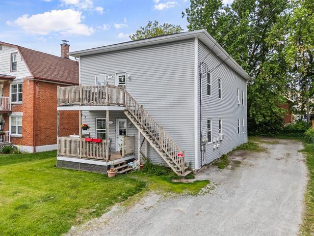 521 527 Rue Cartier — photo 1