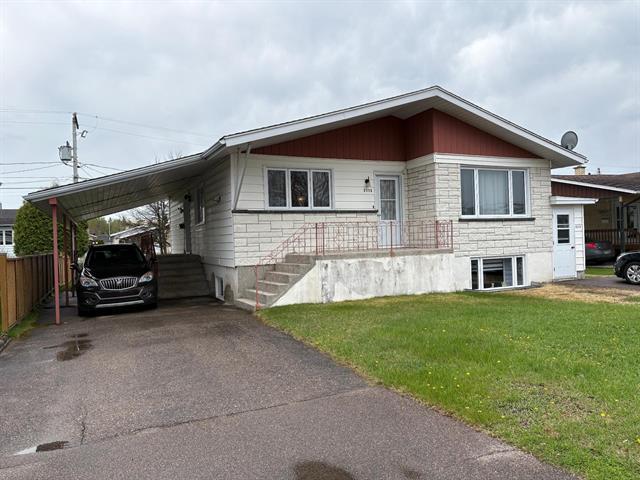 2113 2115 Av. du Parc — photo 1