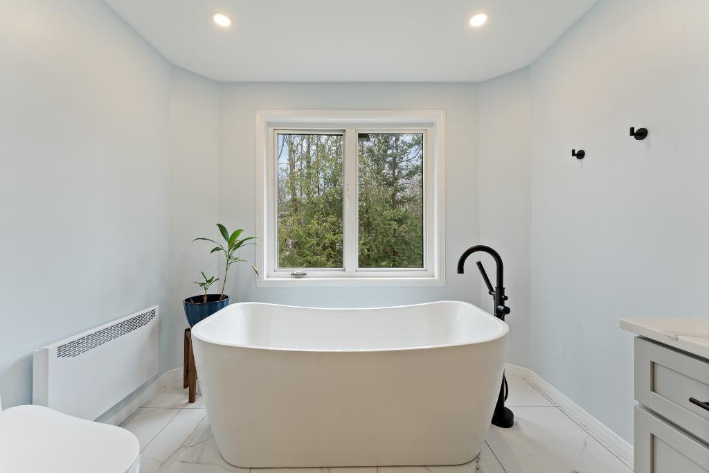 115 Rue Deslandes, Granby, QC, Canada — photo 3