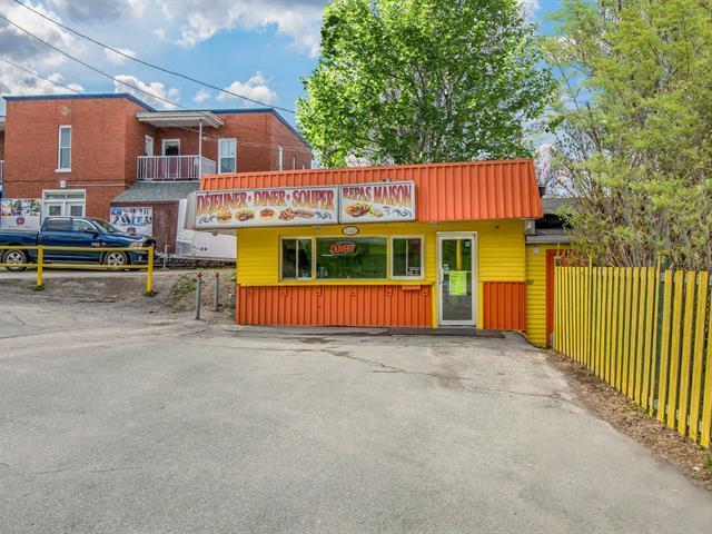 1143 Rue Galt O. — photo 3