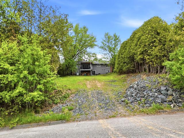 542 Rue Chevrier — photo 3