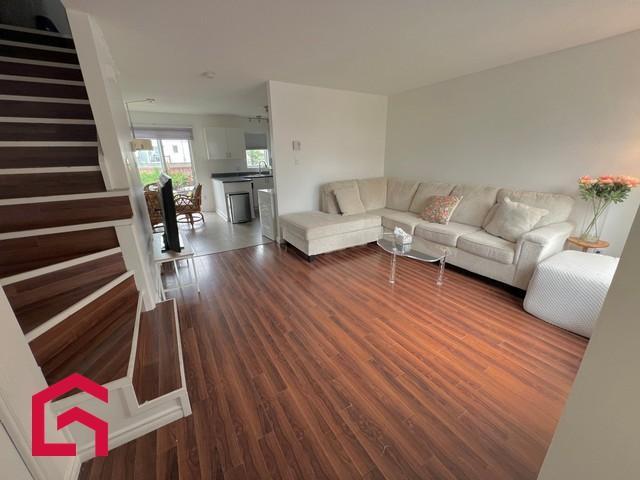 267 Rue des Vinaigriers — photo 3