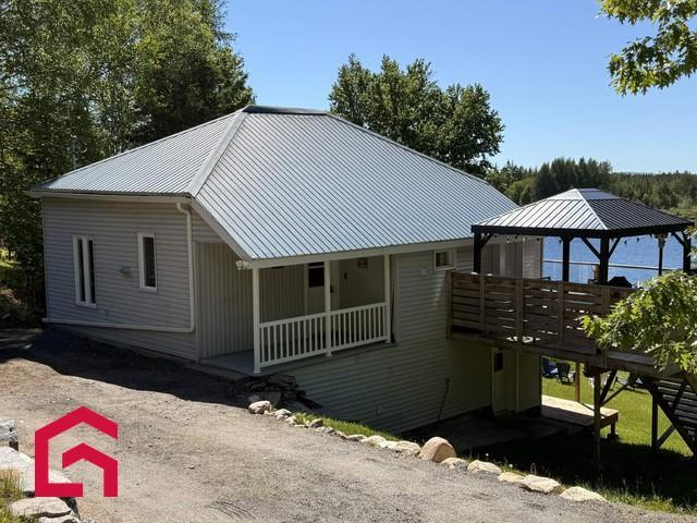 1572 Ch. du Tour-du-Lac — photo 1