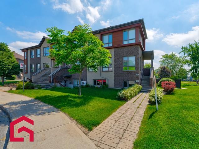 4020 Rue des Escadrons — photo 1