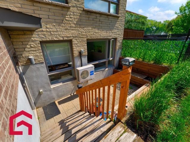 4020 Rue des Escadrons — photo 2