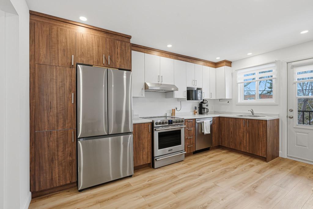 1189 Rue St-Jacques — photo 1