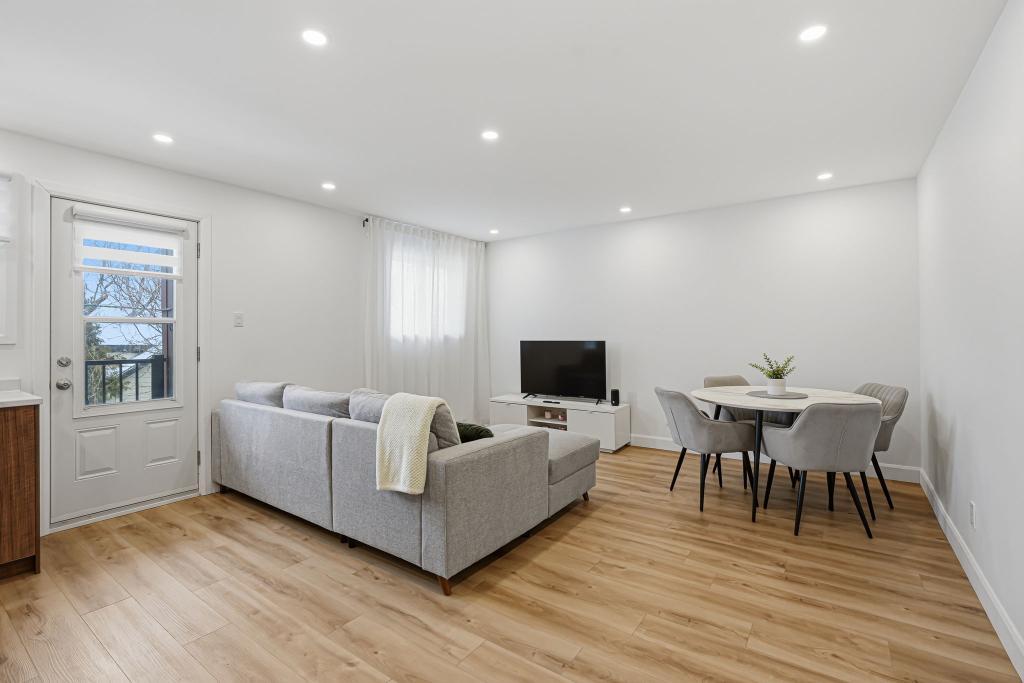 1189 Rue St-Jacques — photo 3