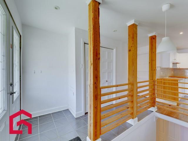 621 622 Rue Front — photo 3