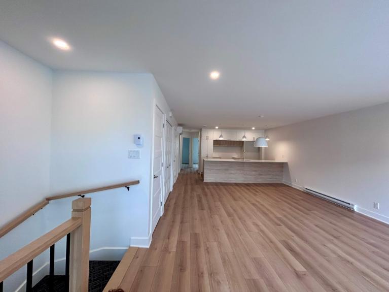 2 CH - 1 SDB - Granby - $1,525 /mo 3