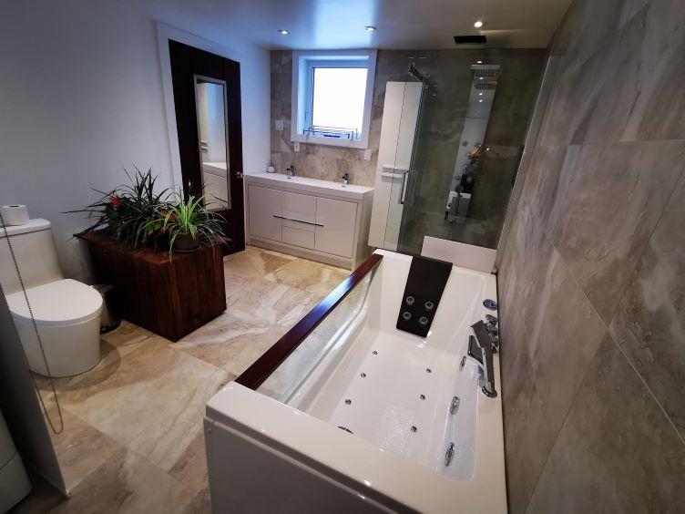 Appartement sur deux niveaux-Comme une maison, au cœur d'Ahuntsic ! 4
