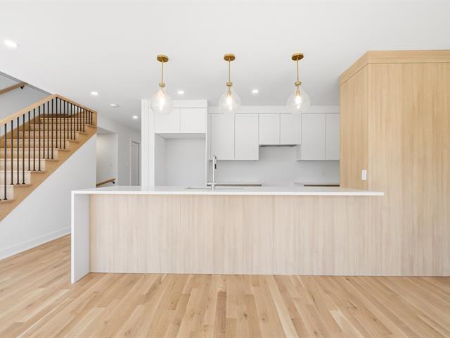 110 Rue Dupuis — photo 2