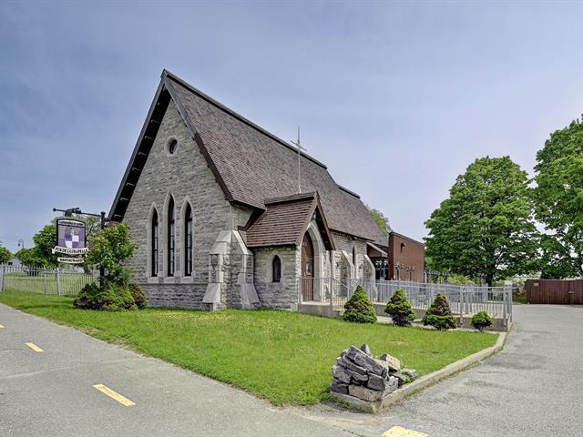 2492 Av. Royale — photo 1