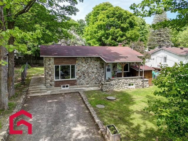 988 Rue Laurent — photo 1